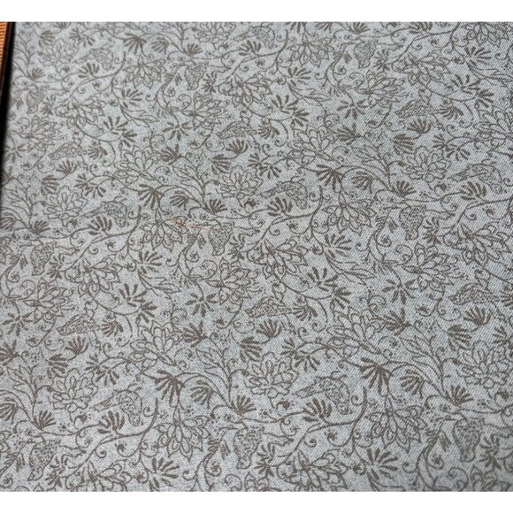 Floral Fat Quarter Fabric 18" x 22" 100% Cotton Made in Japan Gray & Black Patte - Picture 1 of 4
